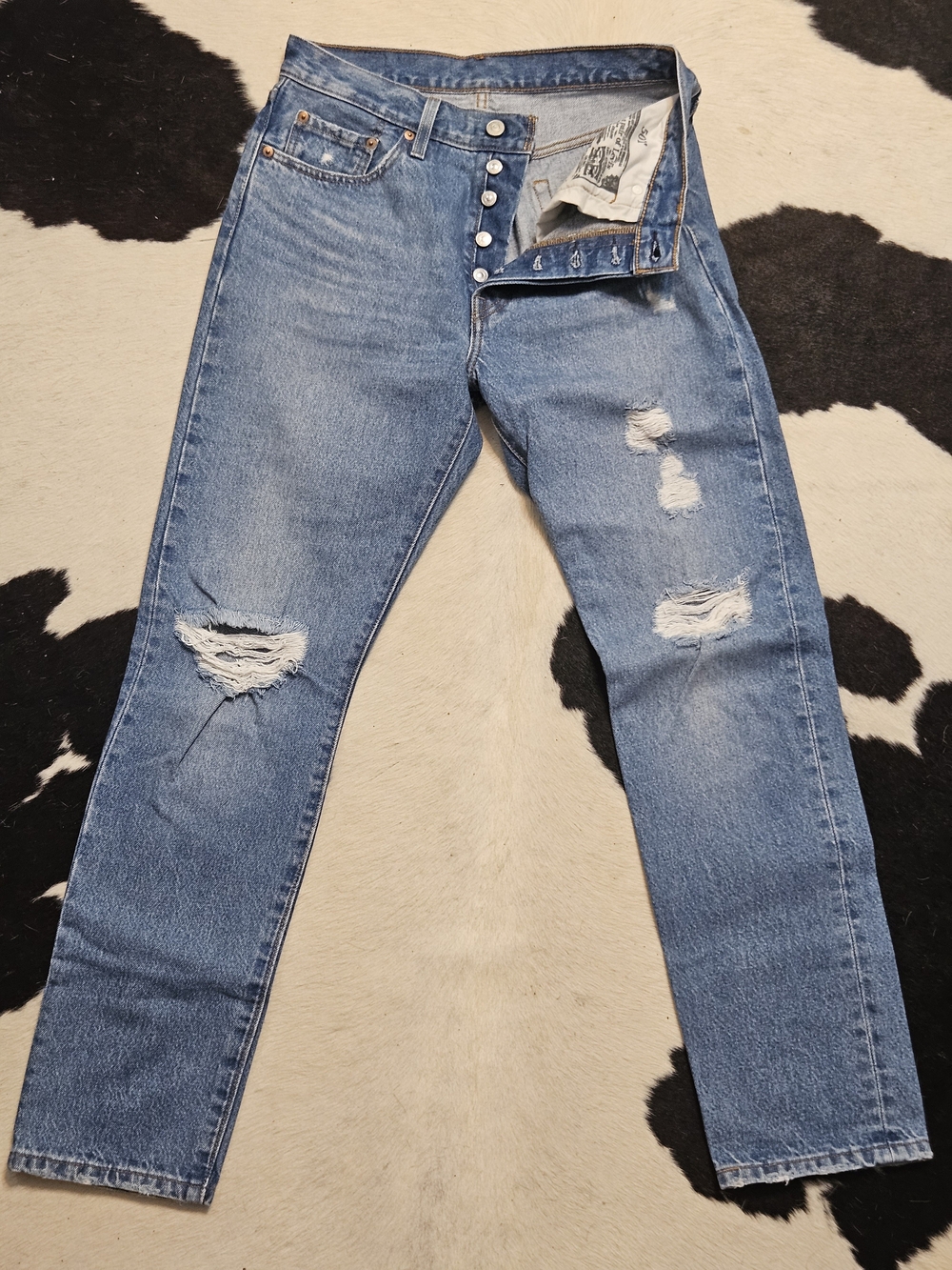 Distressed Light Blue Boyfriend Jeans - Casual Relaxed Fit
